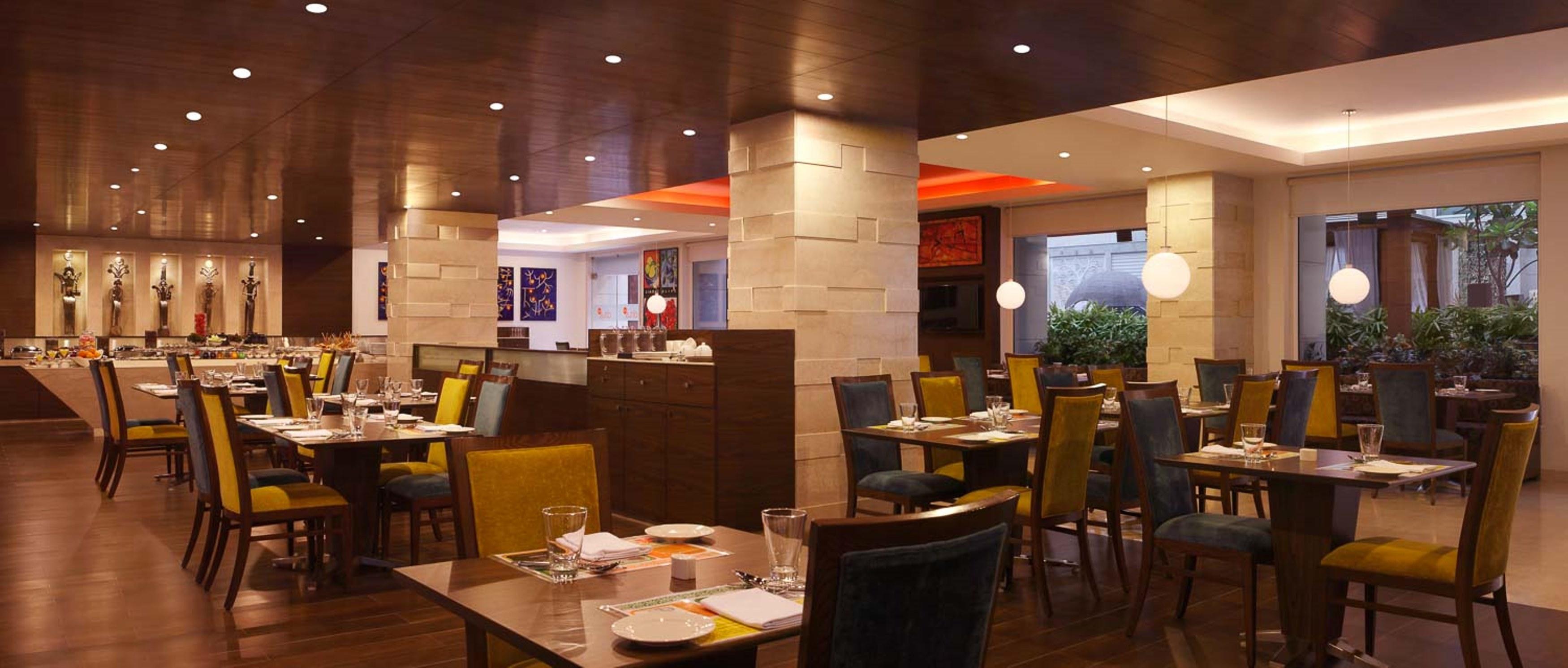 Lemon Tree Premier, Delhi Airport Hotel Ню Делхи Екстериор снимка The interior of the restaurant