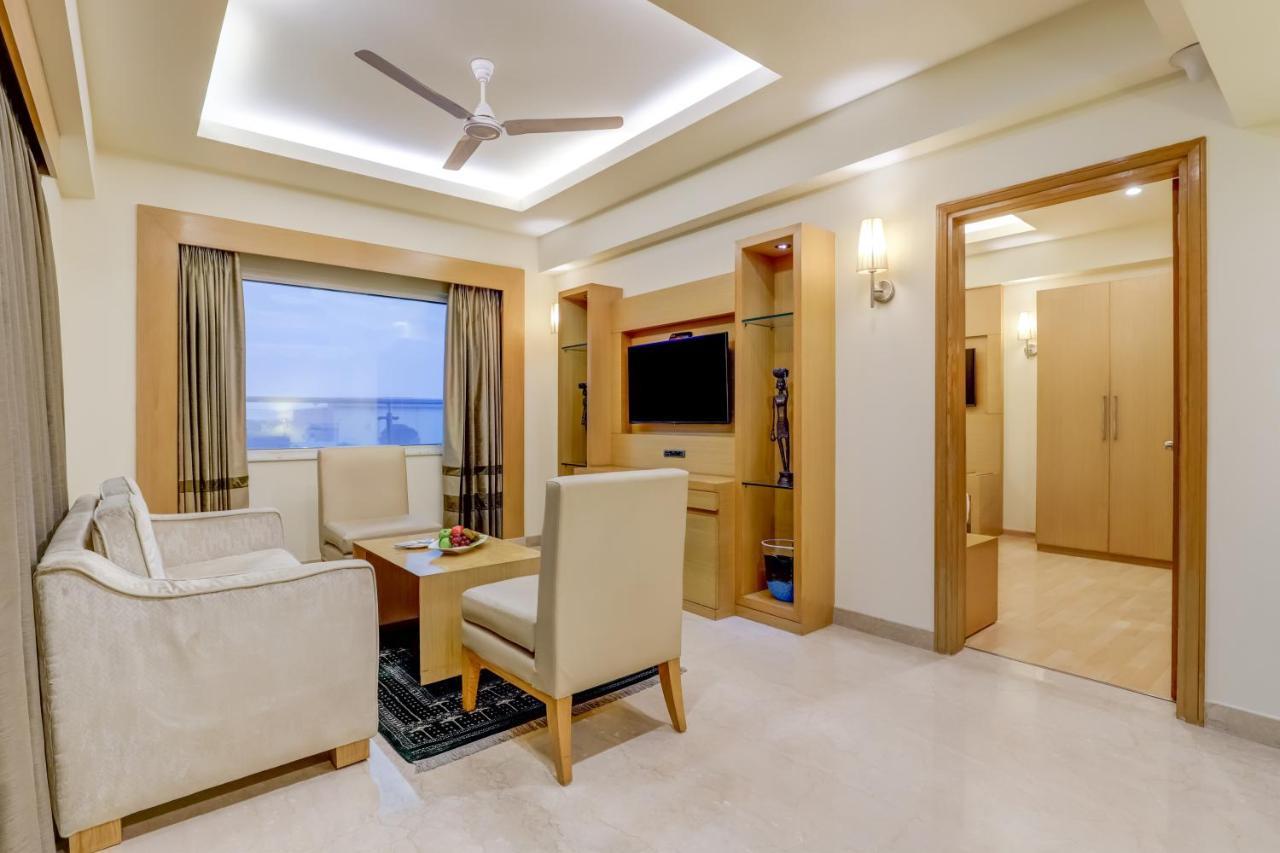 Lemon Tree Premier, Delhi Airport Hotel Ню Делхи Екстериор снимка Suite room at The Park, New Delhi