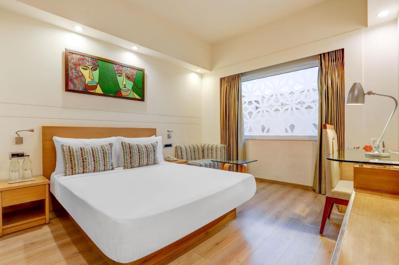 Lemon Tree Premier, Delhi Airport Hotel Ню Делхи Екстериор снимка A room at the Park