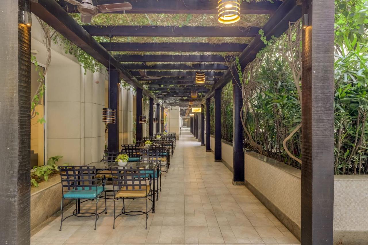 Lemon Tree Premier, Delhi Airport Hotel Ню Делхи Екстериор снимка The Pergola