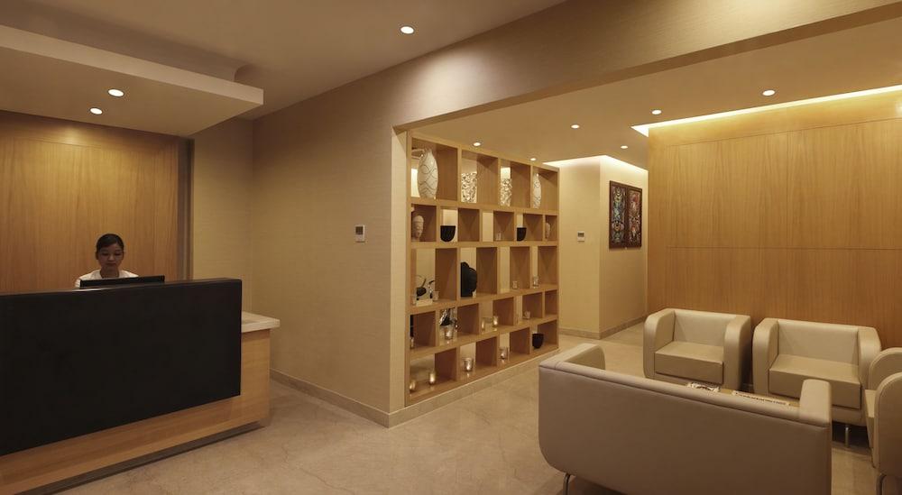 Lemon Tree Premier, Delhi Airport Hotel Ню Делхи Екстериор снимка The interior of the lounge
