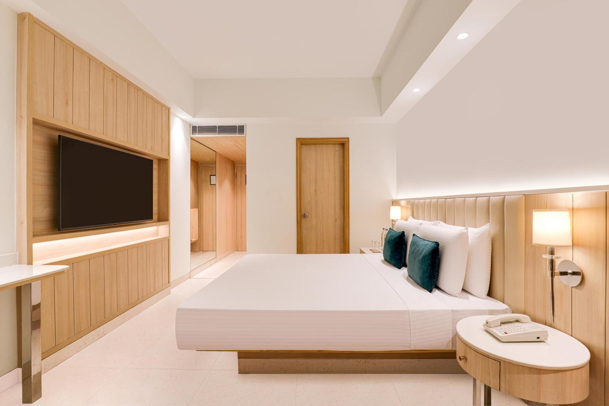 Lemon Tree Premier, Delhi Airport Hotel Ню Делхи Екстериор снимка Deluxe Room