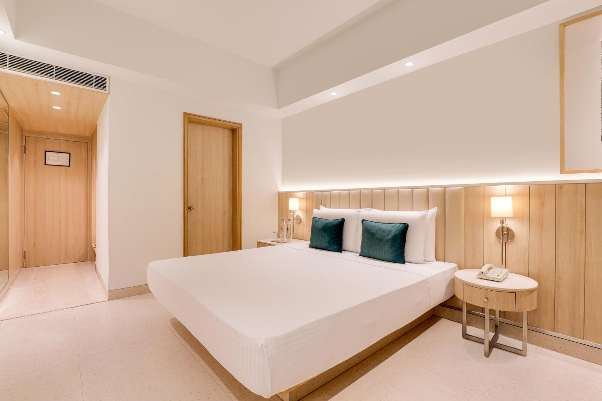 Lemon Tree Premier, Delhi Airport Hotel Ню Делхи Екстериор снимка A room at the hotel