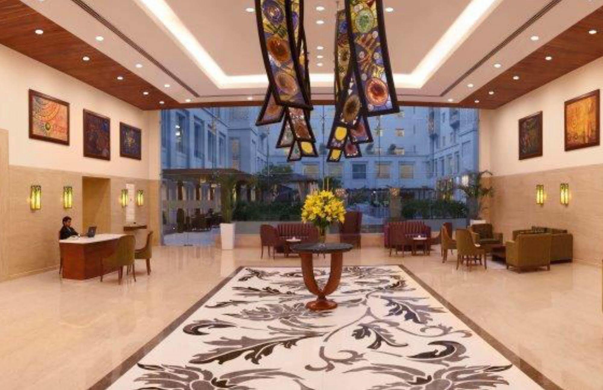 Lemon Tree Premier, Delhi Airport Hotel Ню Делхи Екстериор снимка The lobby of the hotel