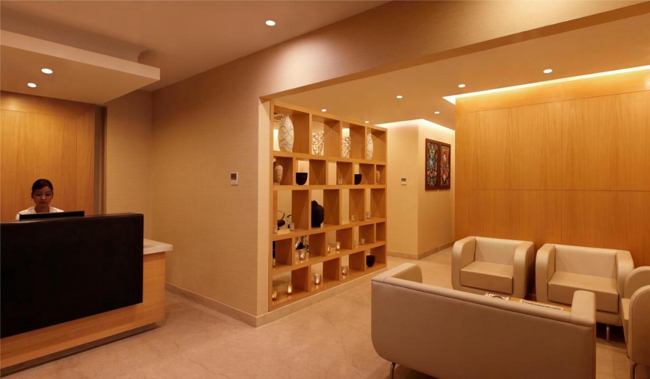 Lemon Tree Premier, Delhi Airport Hotel Ню Делхи Екстериор снимка The interior of the lounge