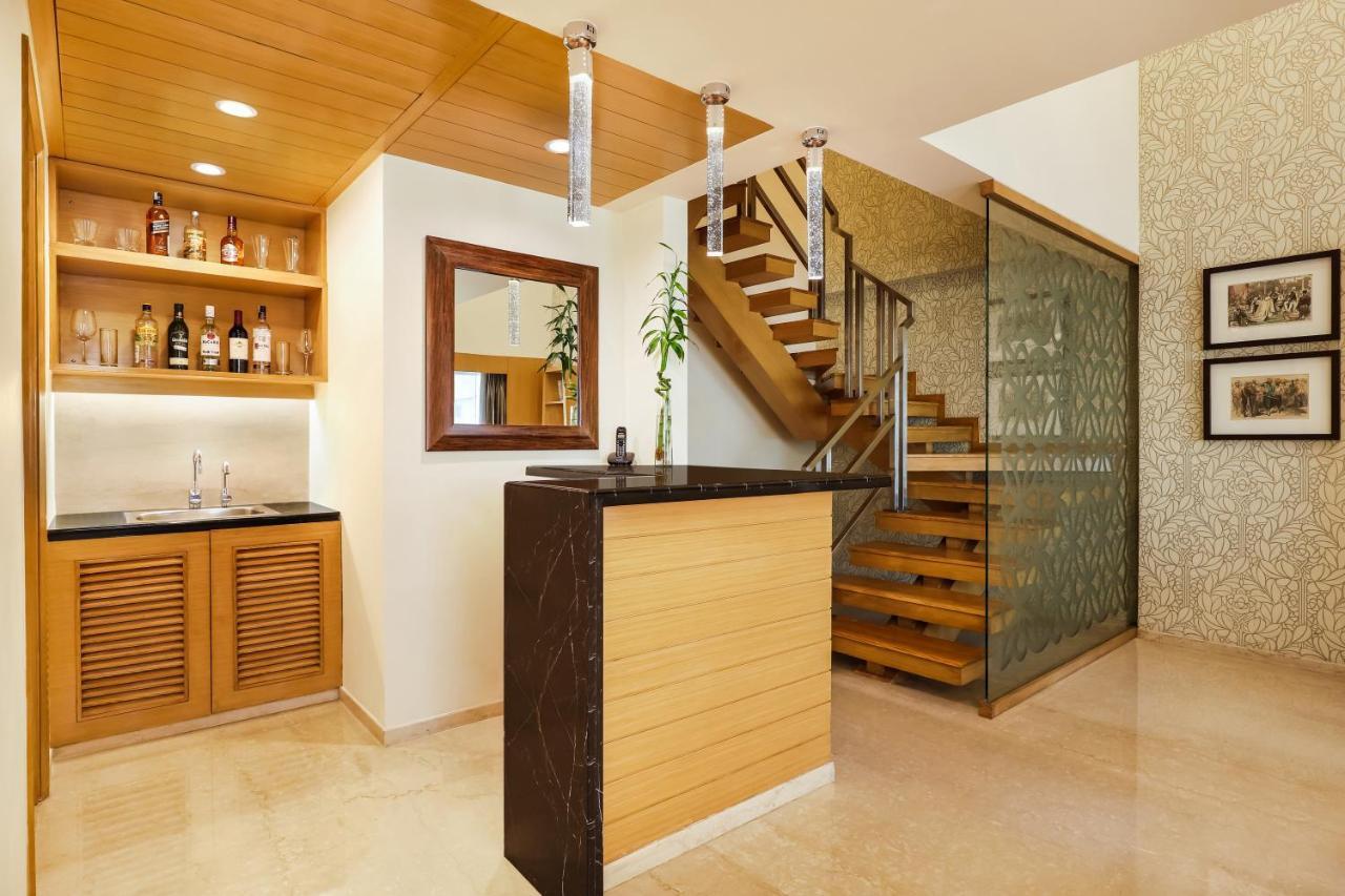 Lemon Tree Premier, Delhi Airport Hotel Ню Делхи Екстериор снимка A wet bar in a home